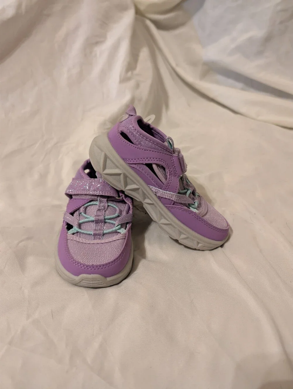 Oshkosh Toddler Size 10 Lavender Active Sneakers with Glitter Strap NWT